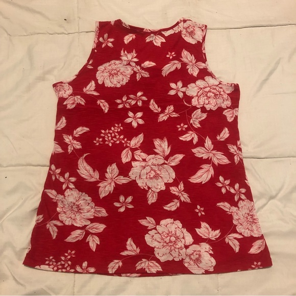 3/20$ Classic Edition - Red & White Floral Pattern Top - Picture 3 of 5